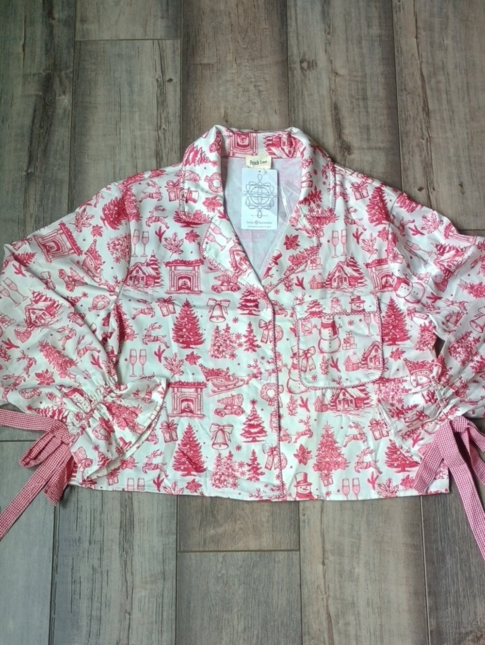 Peach Love California White and Red Holiday Print Cropped Pajama Top